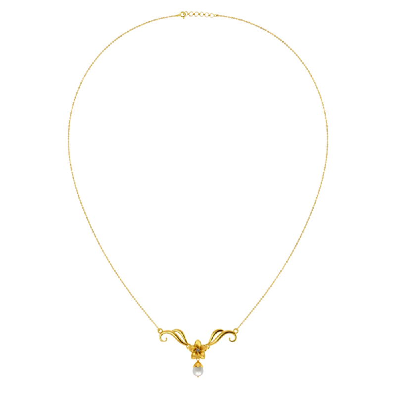 Forged alloy necklace-Hypnotic Gold And Diamond Floral Design Necklace