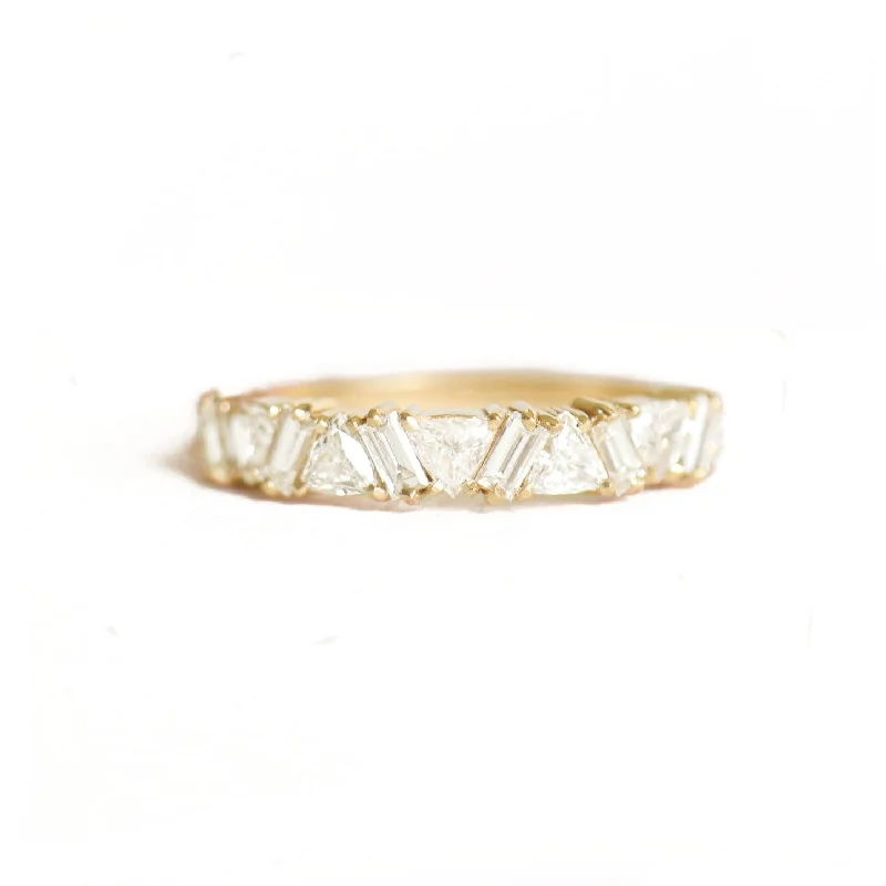 Cotton twist ring-Trillion & Baguette Diamond Mosaic Band