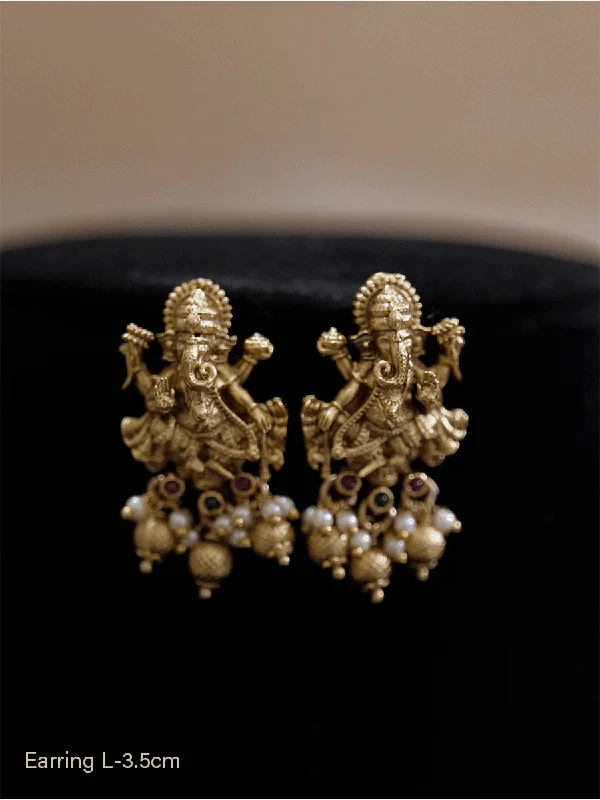 Root curl earrings-Ganpatiji design earrings with different colour drops